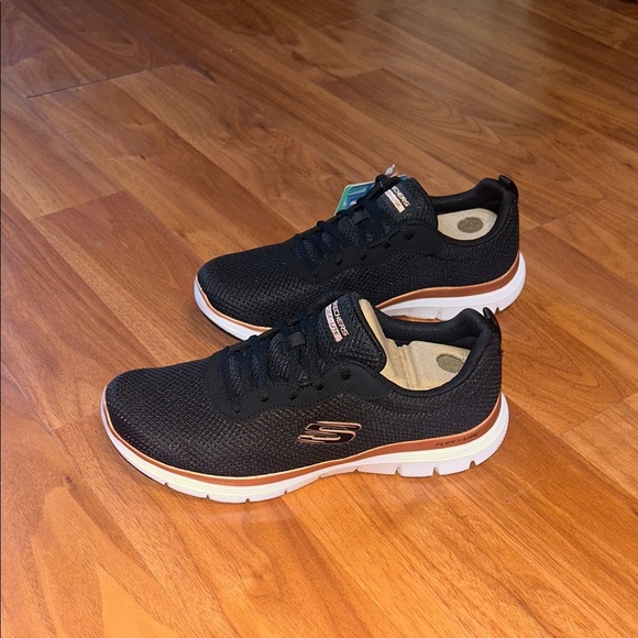 Skechers Women's Black Sneakers with White Soles - Picture 3 of 9